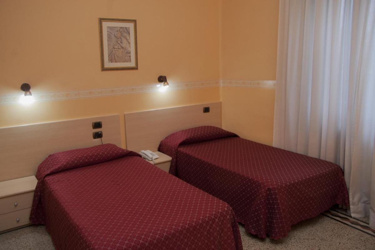 Casa La Salle - Roma Vaticano ภายนอก รูปภาพ